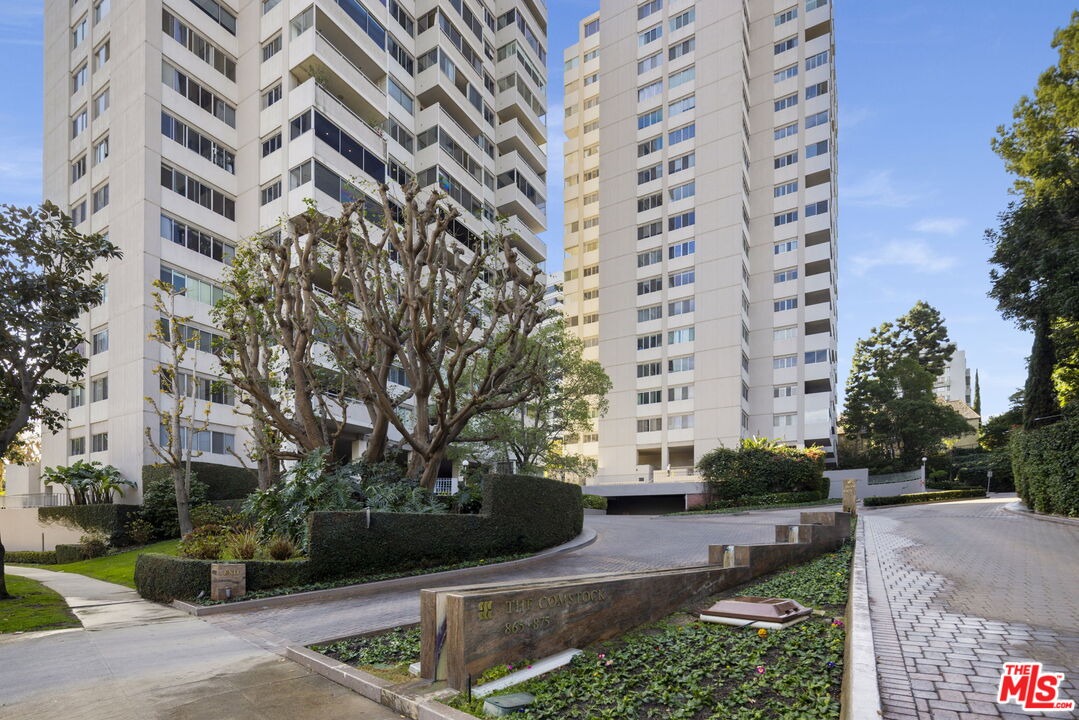 875 Comstock Ave Unit: 18E/F