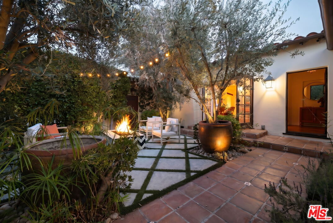 7416 Rosewood Ave