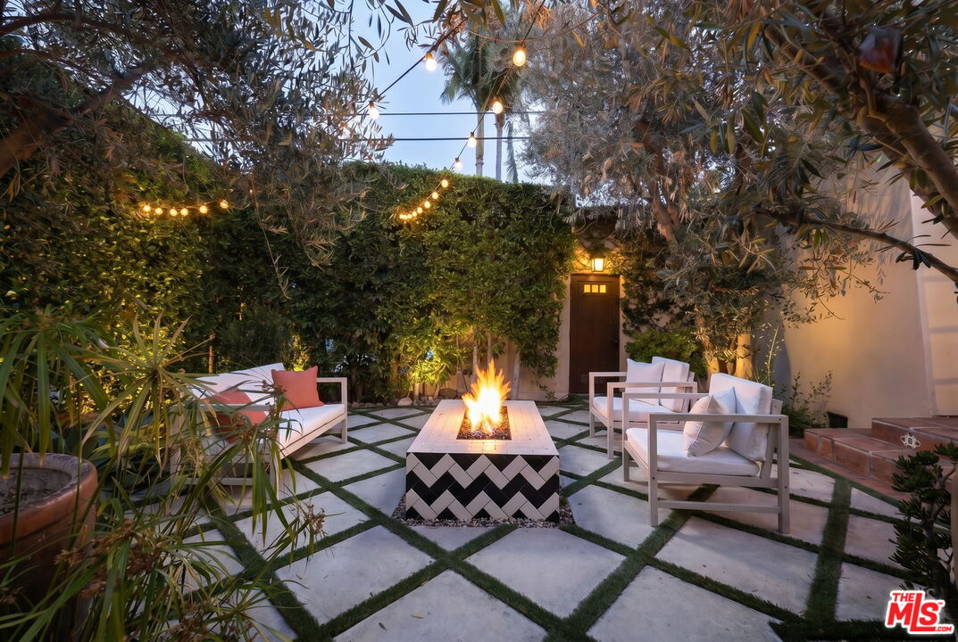 7416 Rosewood Ave