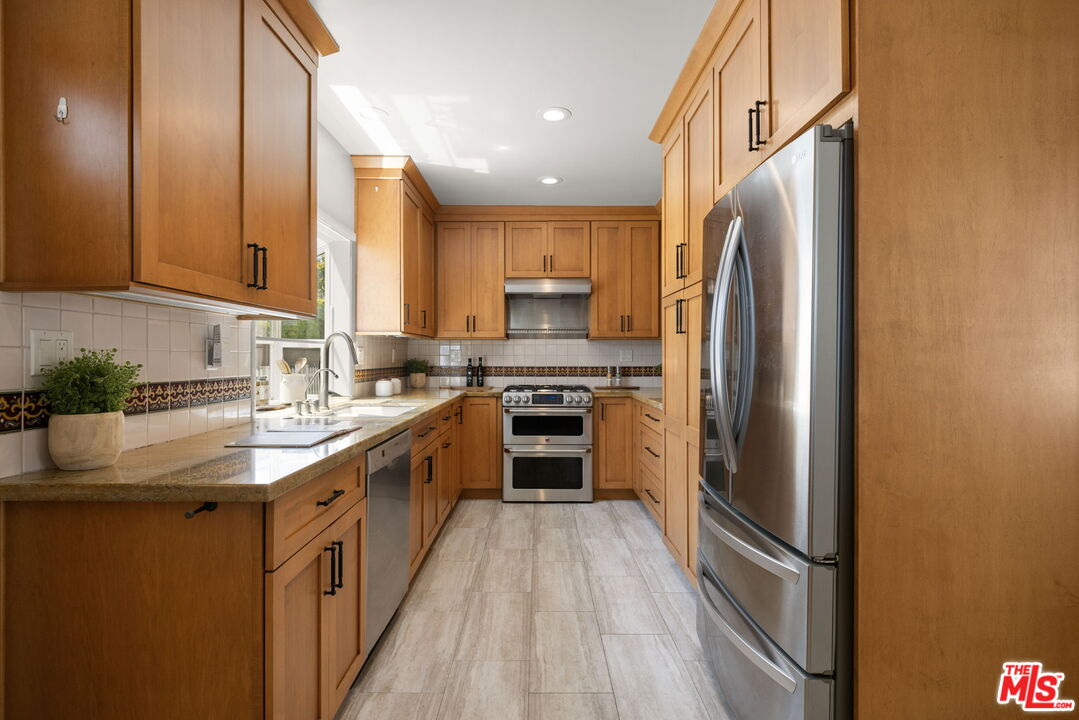 2524 22nd St
