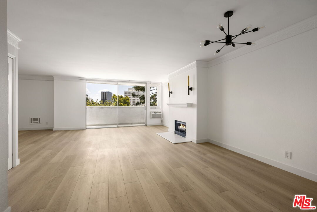 11645 Montana Ave Unit: 335