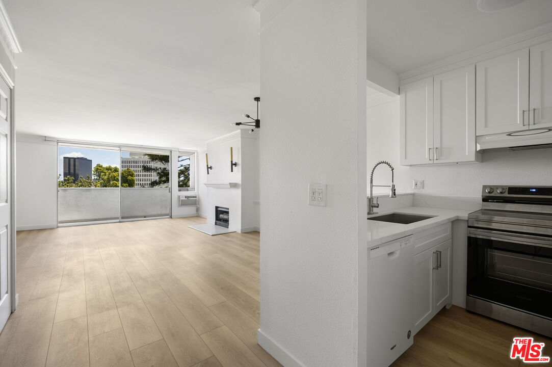 11645 Montana Ave Unit: 335