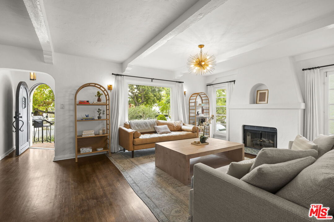 10635 Blythe Ave