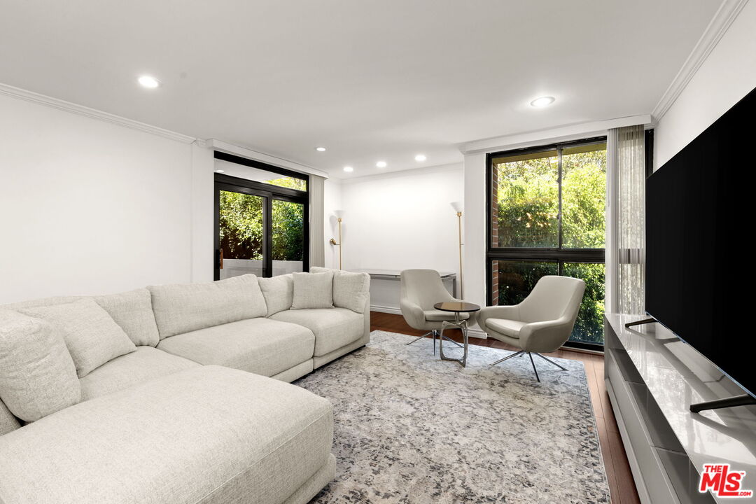11750 W Sunset Blvd Unit: 301