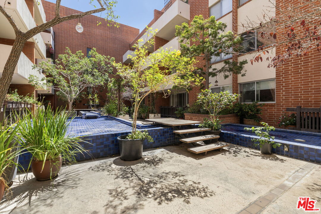 11750 W Sunset Blvd Unit: 301