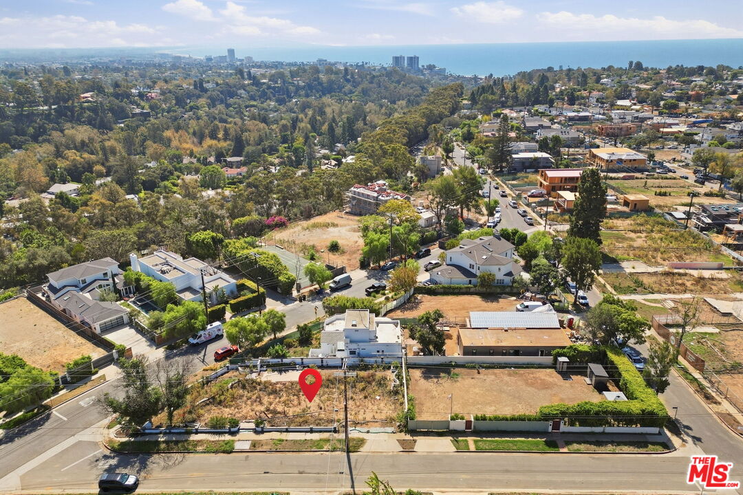 875 Chautauqua Blvd