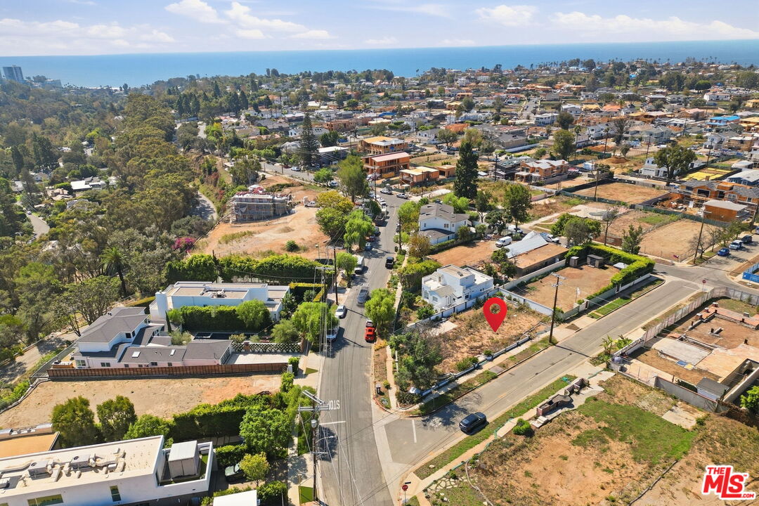 875 Chautauqua Blvd