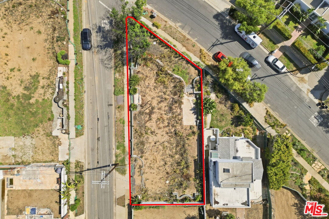 875 Chautauqua Blvd
