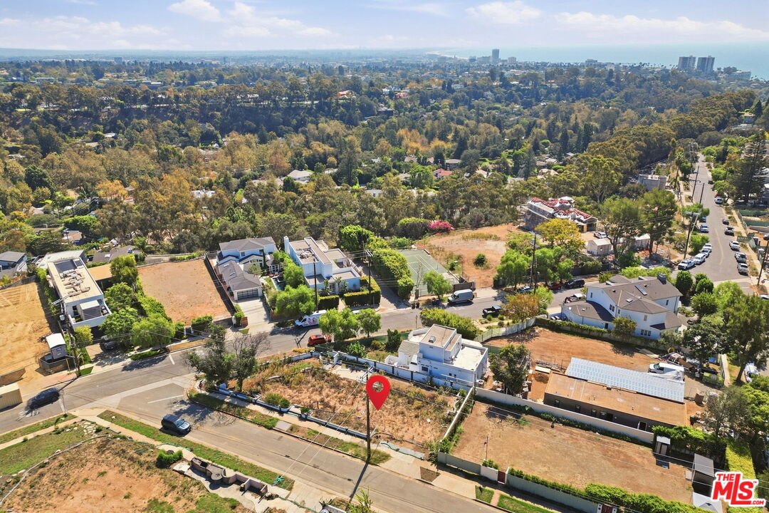 875 Chautauqua Blvd