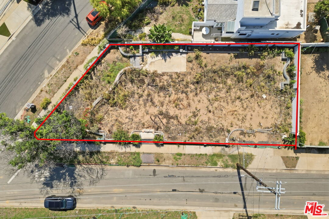 875 Chautauqua Blvd