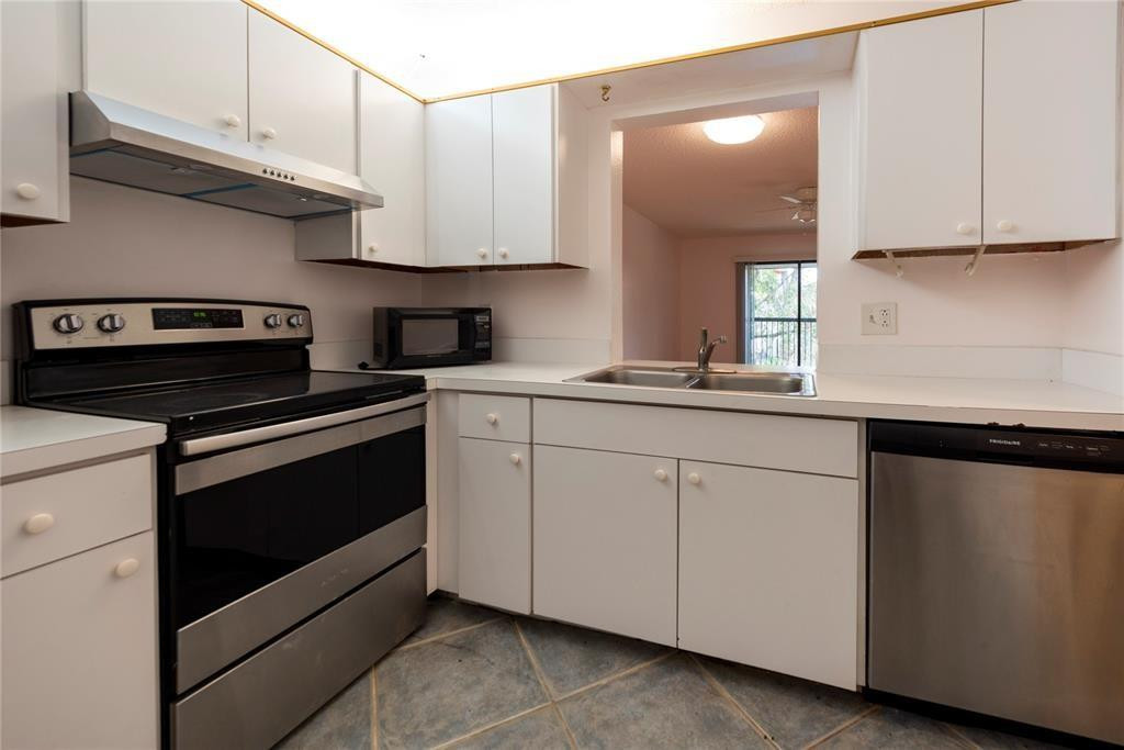 10571 Royal Palm Boulevard 10571