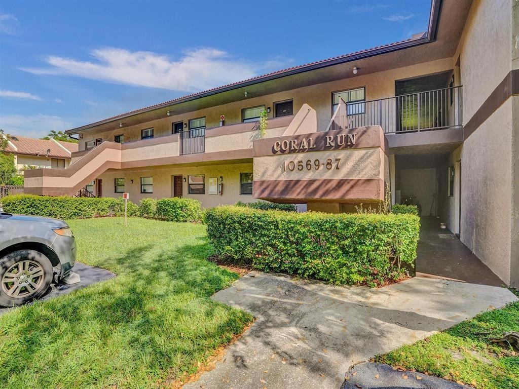 10571 Royal Palm Boulevard 10571