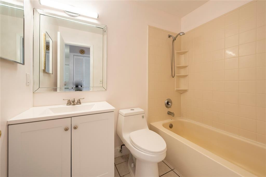 10571 Royal Palm Boulevard 10571