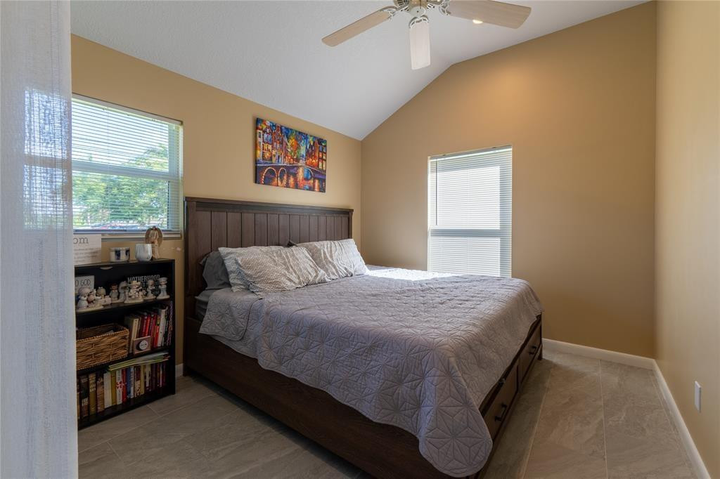 3109 SE Amherst Street