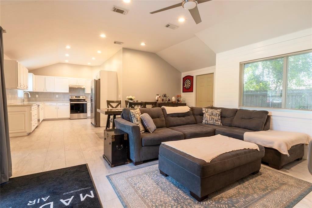 3109 SE Amherst Street