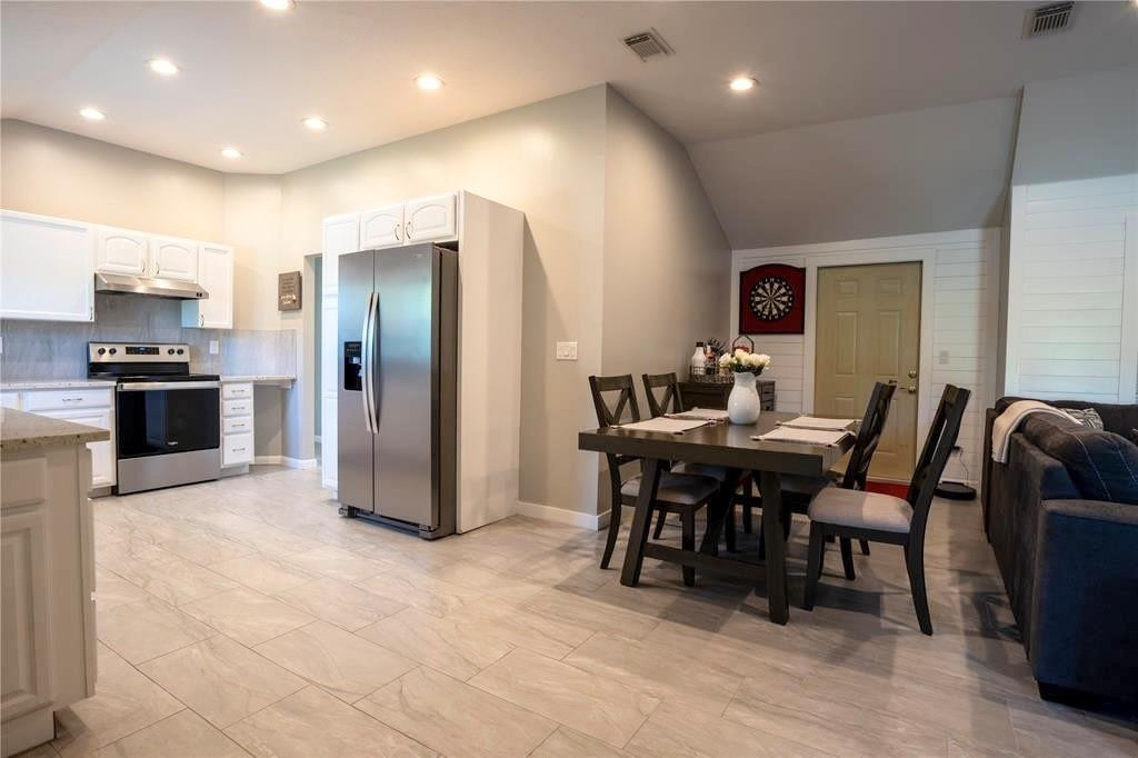 3109 SE Amherst Street