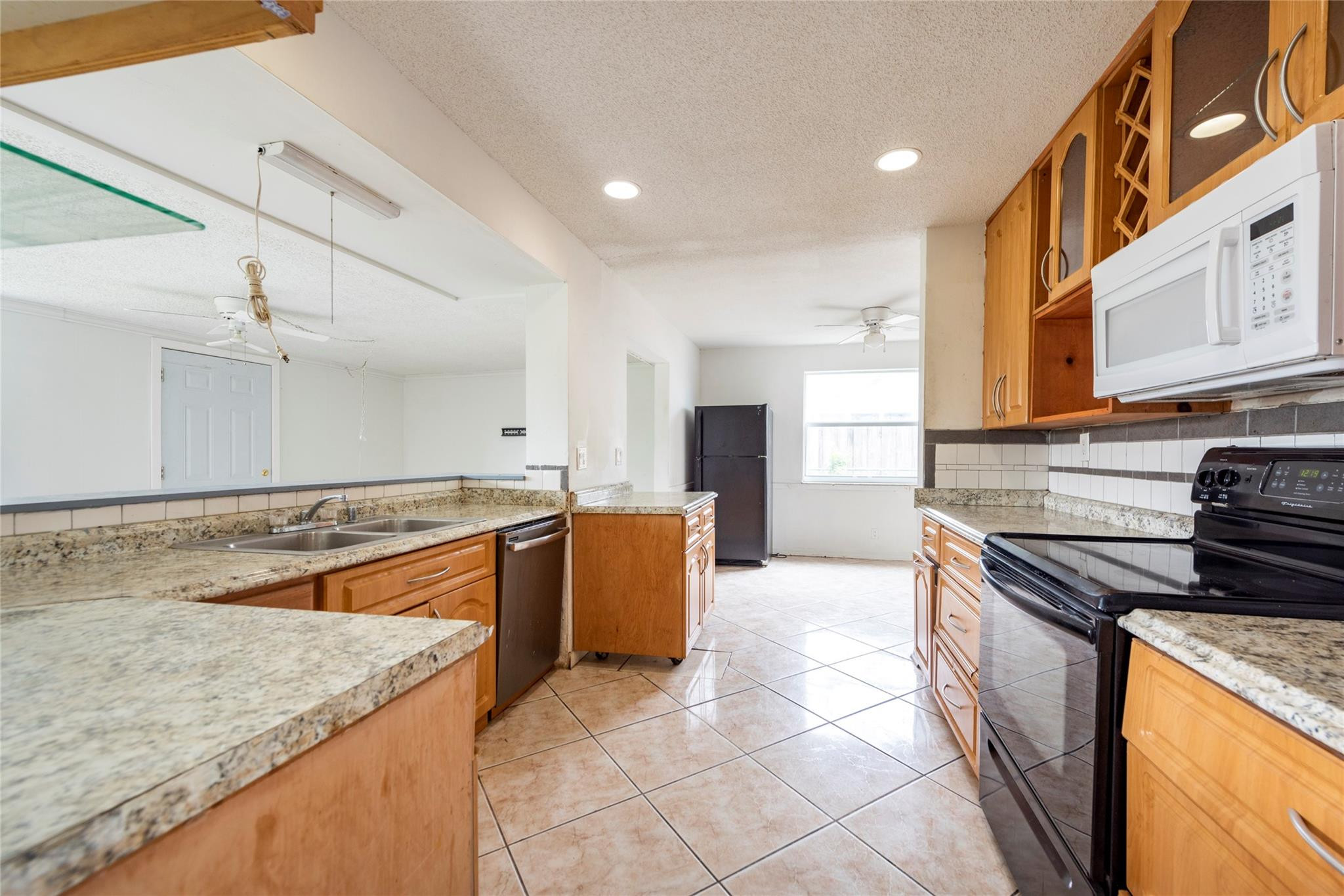 6425 Royal Palm Blvd