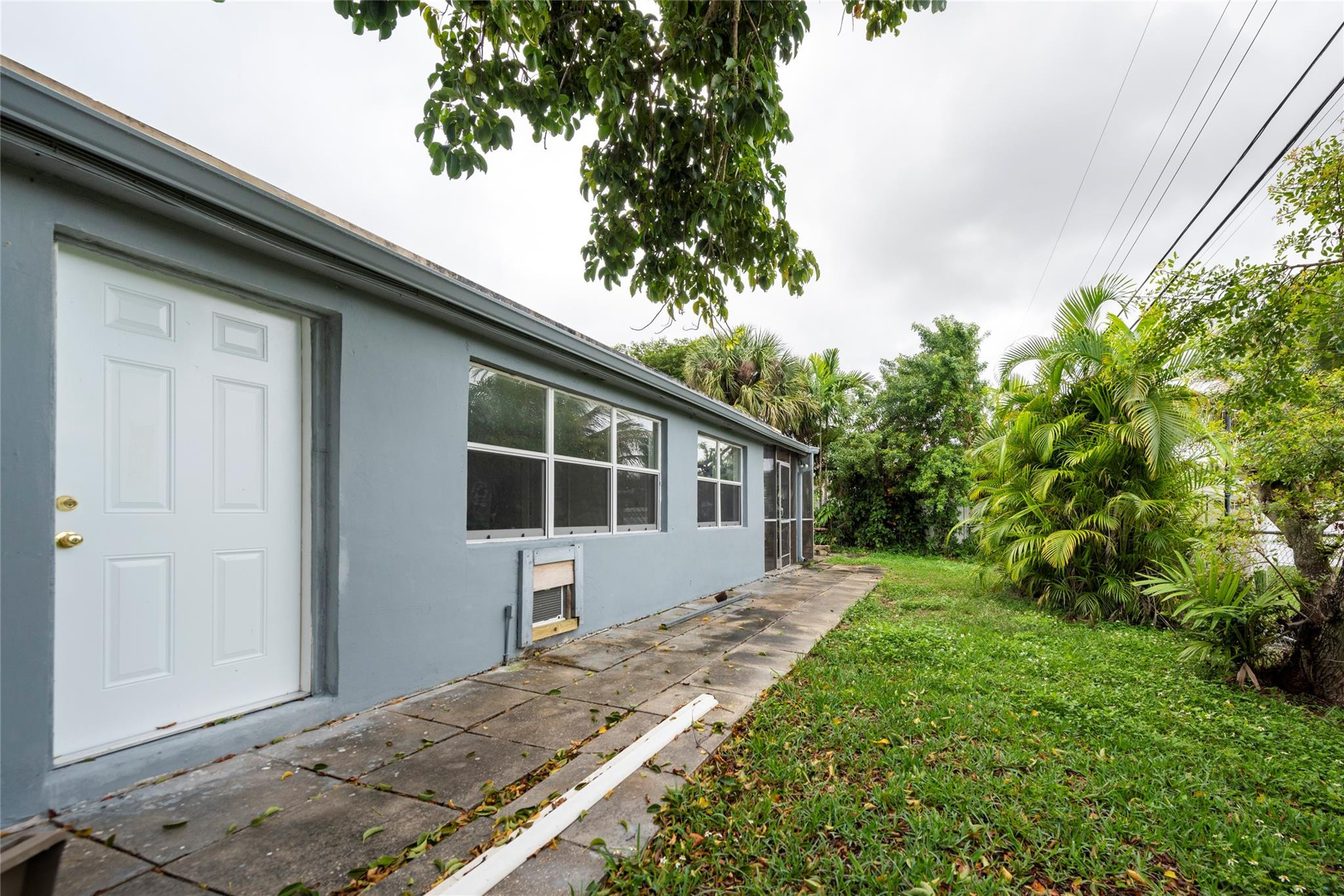 6425 Royal Palm Blvd