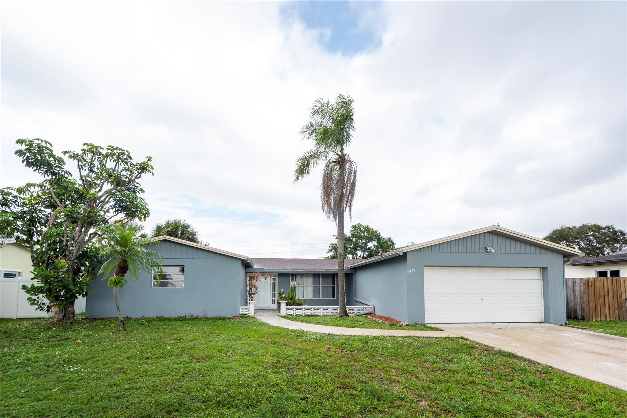 6425 Royal Palm Blvd