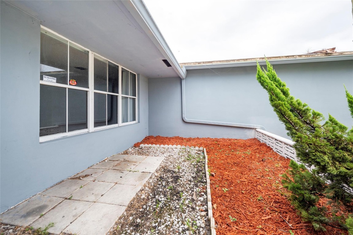 6425 Royal Palm Blvd