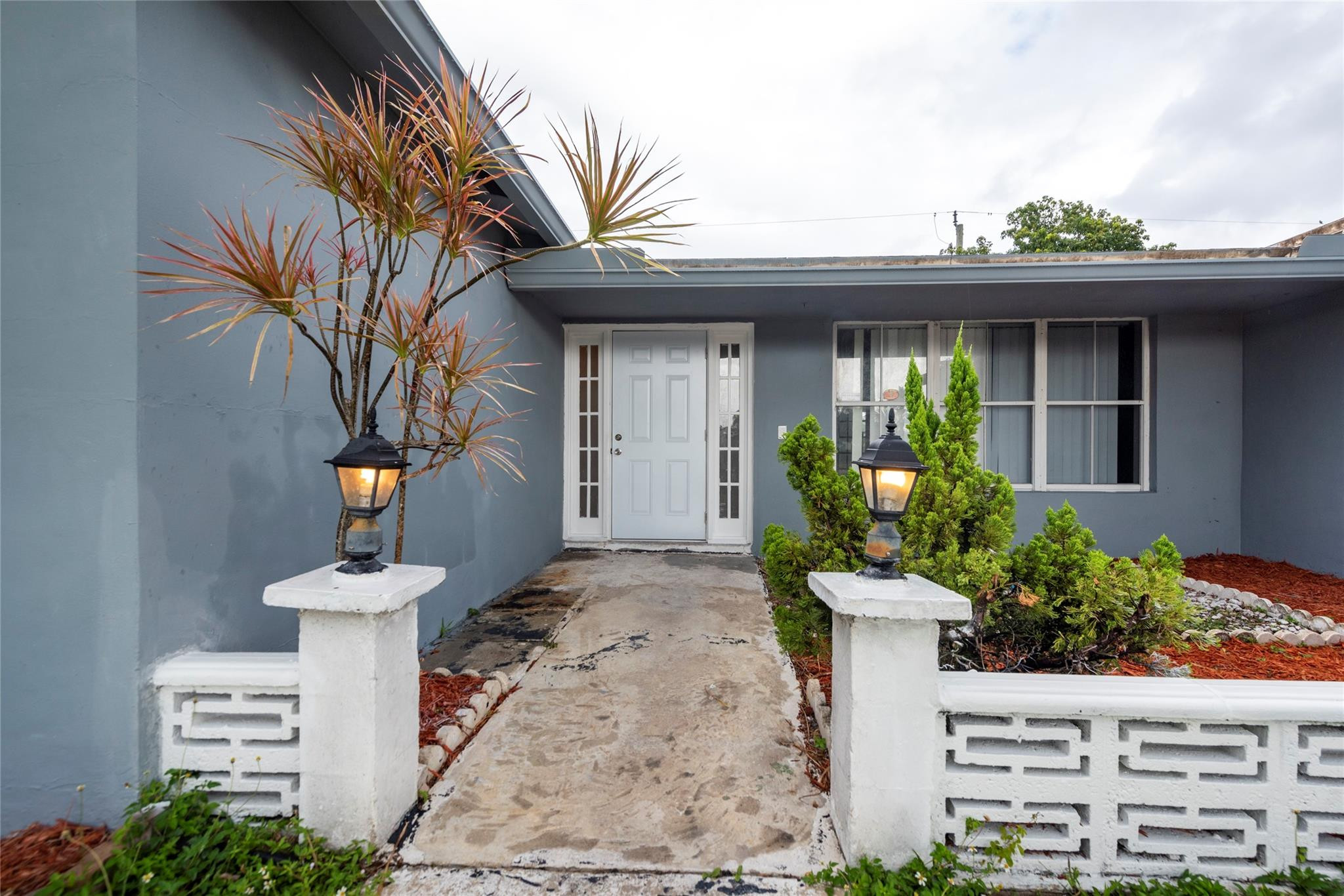 6425 Royal Palm Blvd