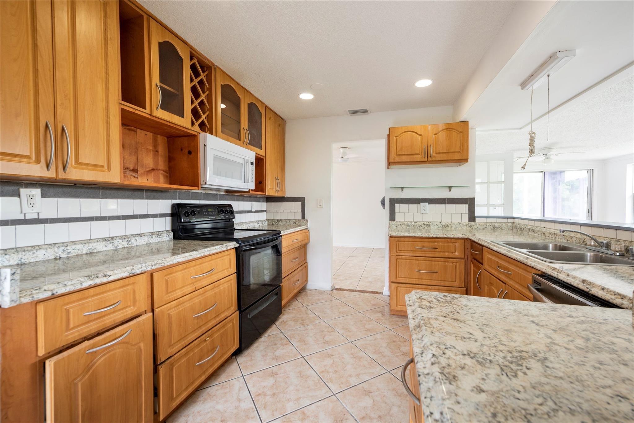 6425 Royal Palm Blvd
