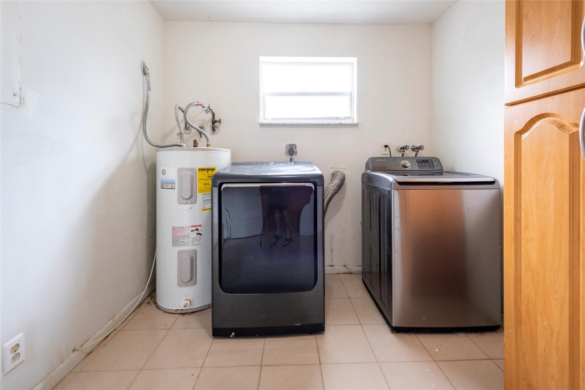 6425 Royal Palm Blvd