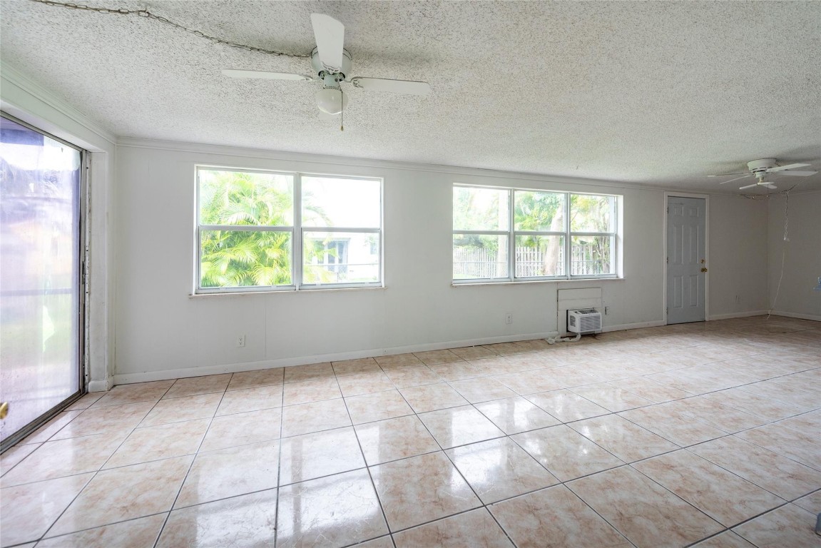 6425 Royal Palm Blvd