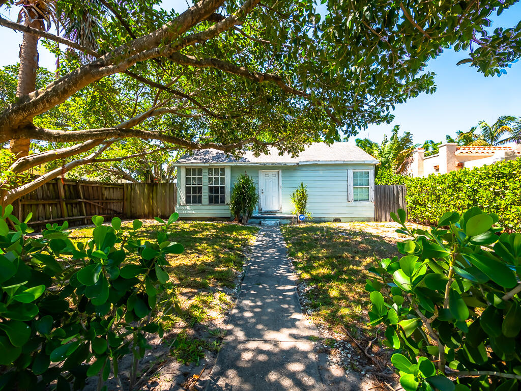 335 Greymon Drive