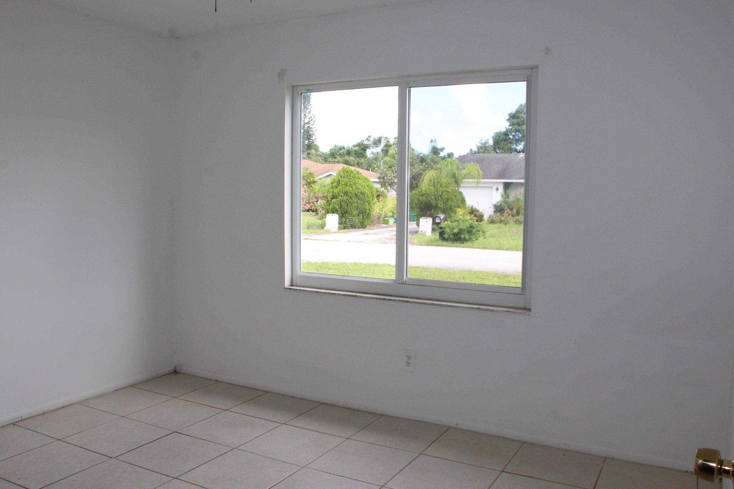 602 SE Prineville Street