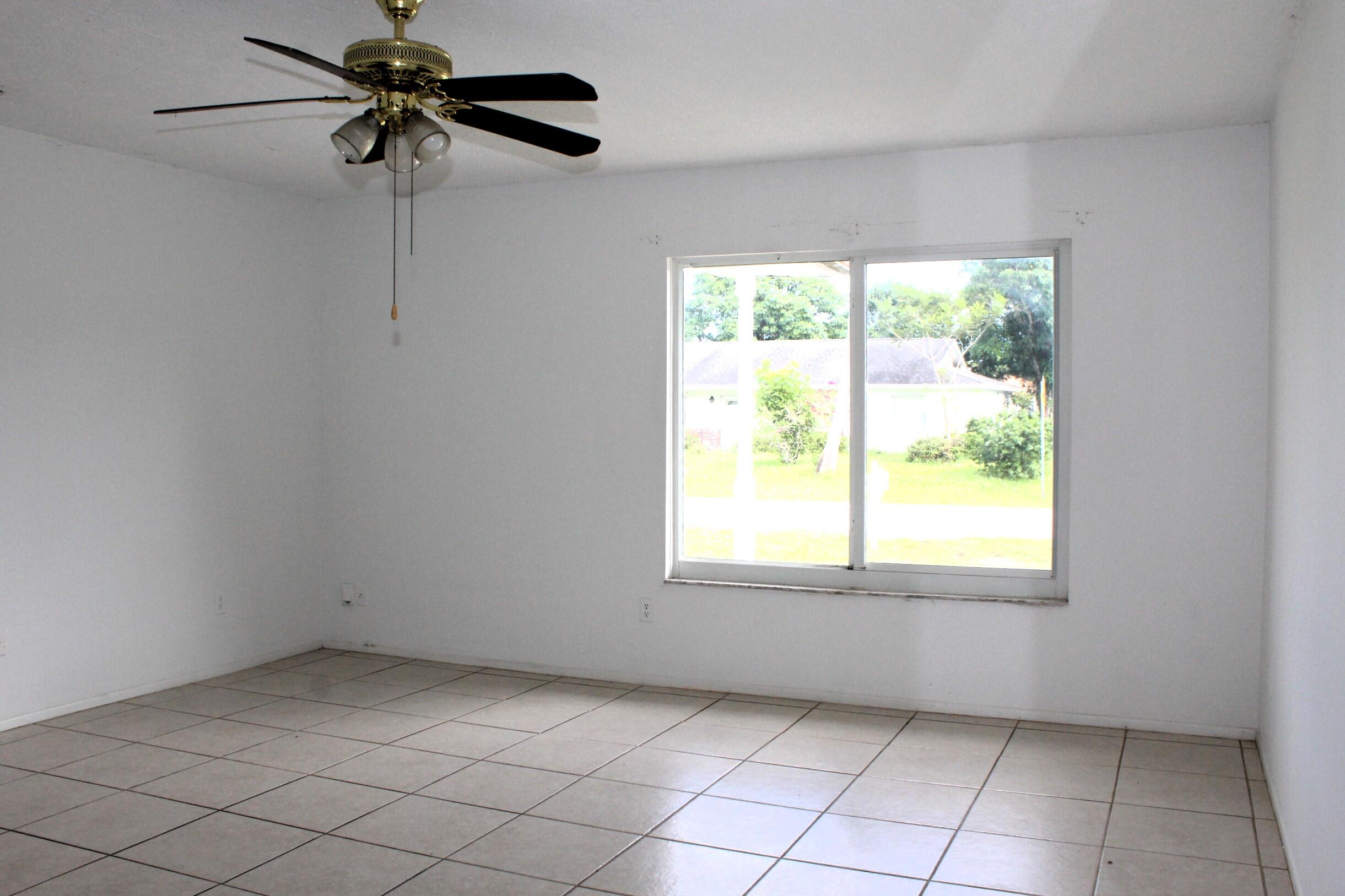 602 SE Prineville Street