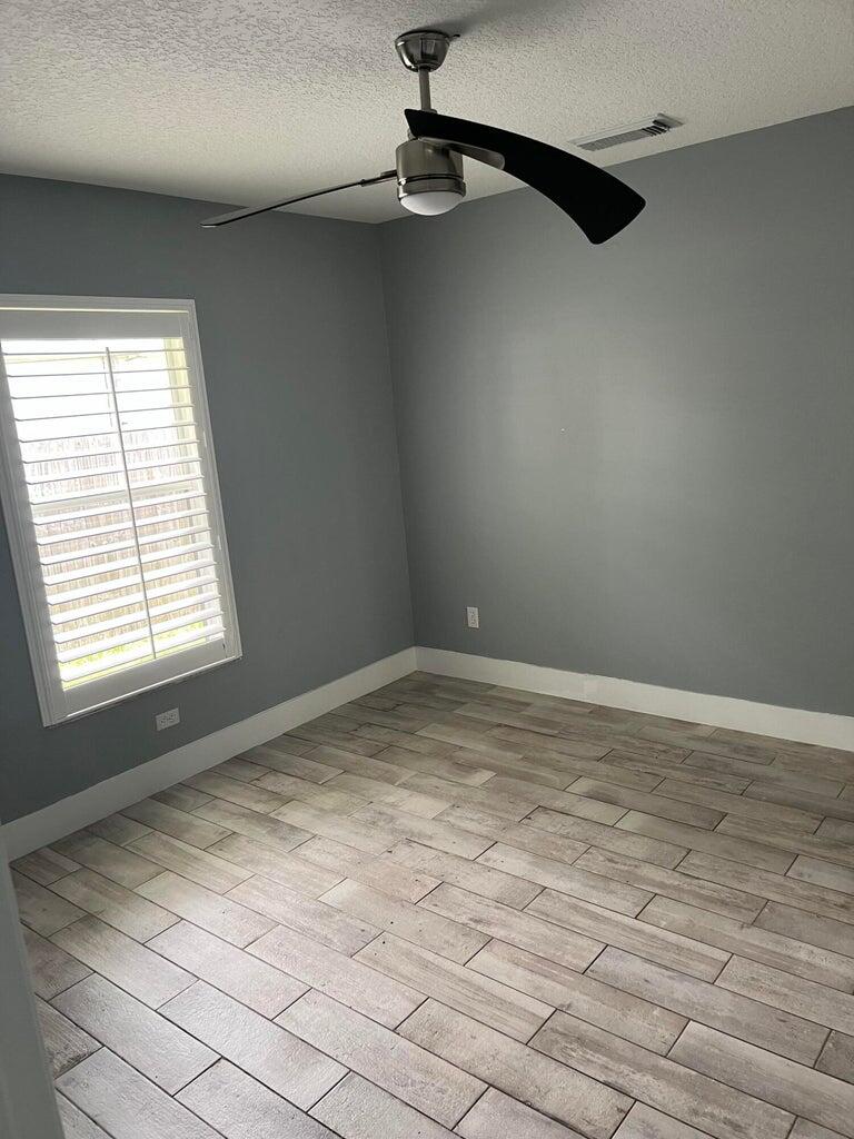 886 SW Curtis Street