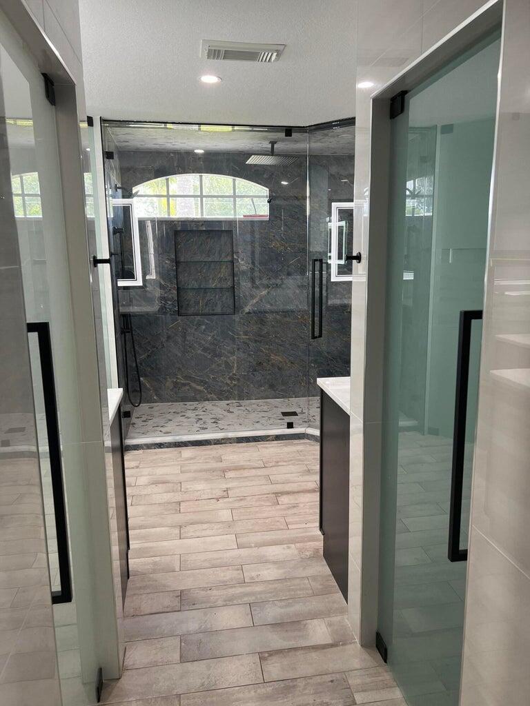 886 SW Curtis Street