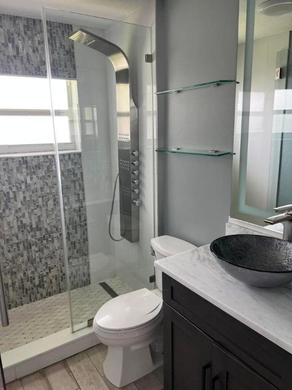 886 SW Curtis Street