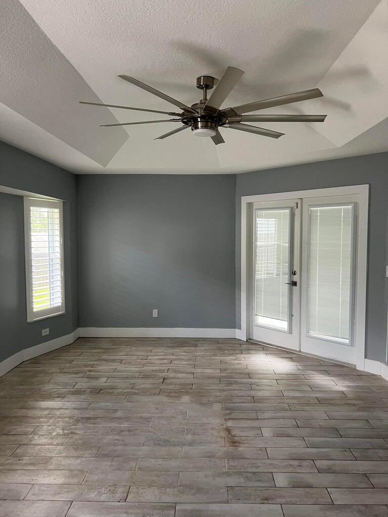 886 SW Curtis Street