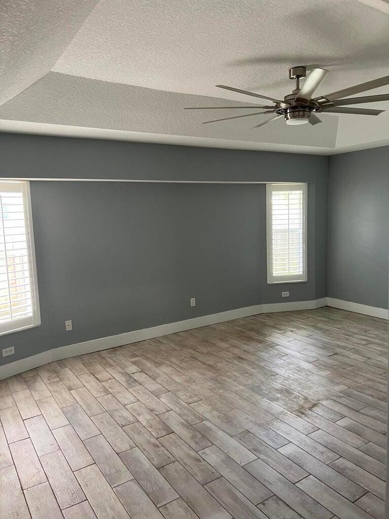 886 SW Curtis Street