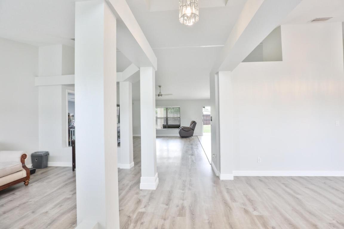 270 SW Voltair Terrace