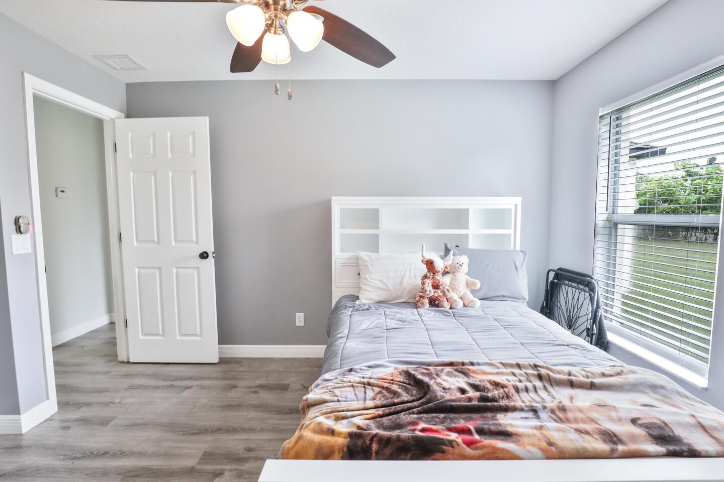 270 SW Voltair Terrace