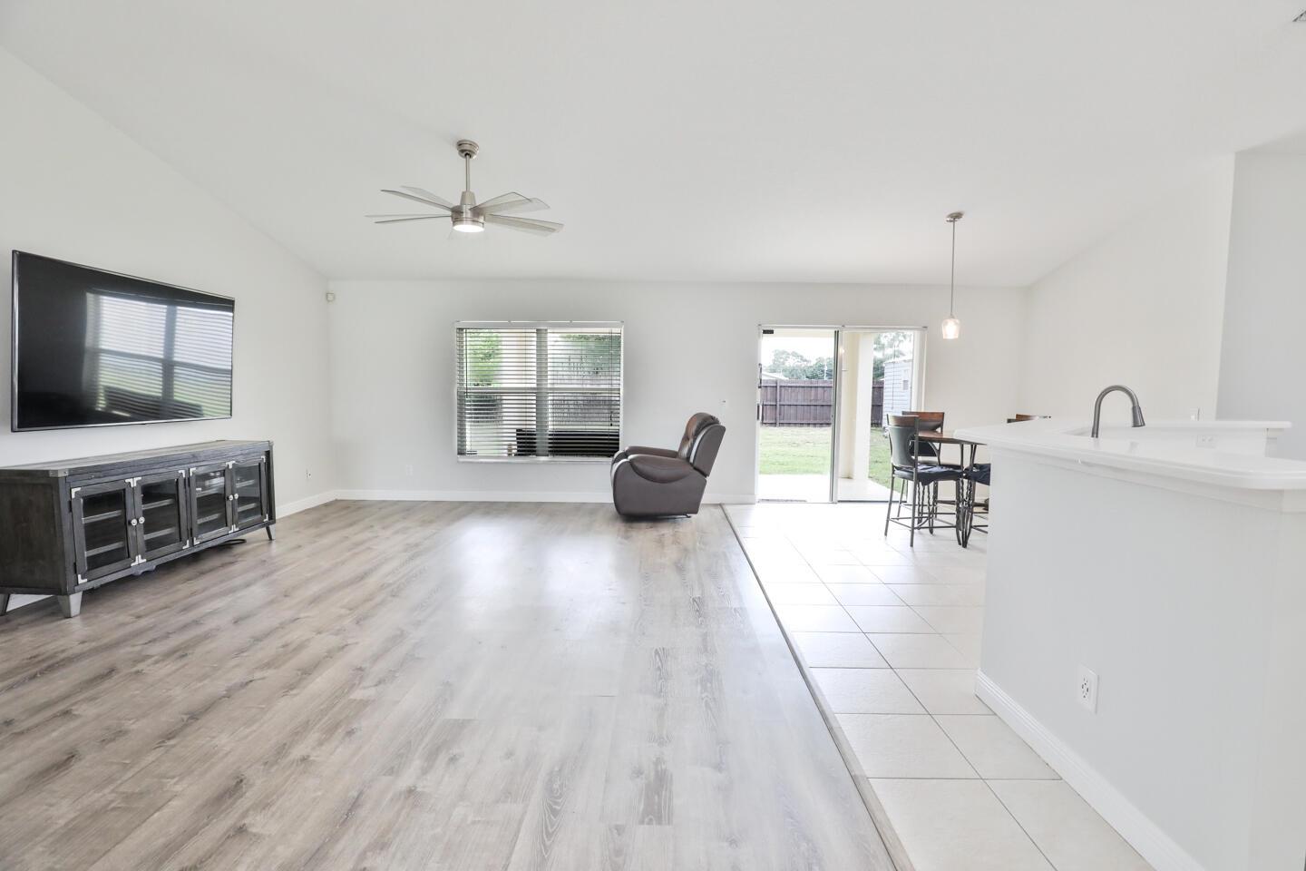 270 SW Voltair Terrace