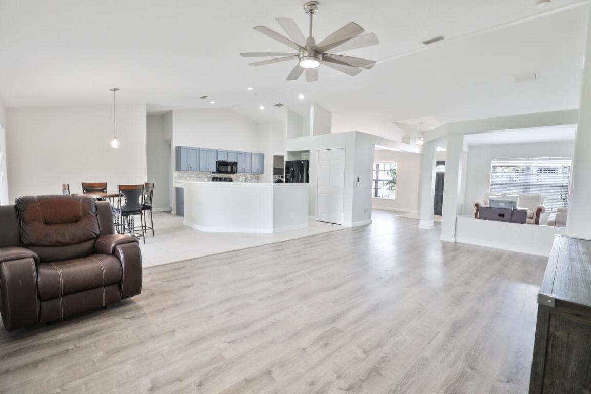 270 SW Voltair Terrace