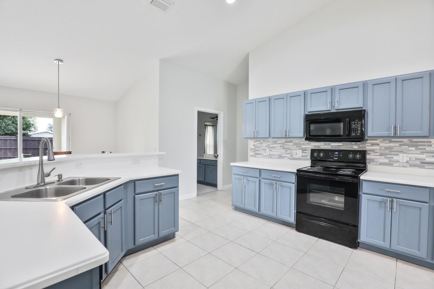 270 SW Voltair Terrace