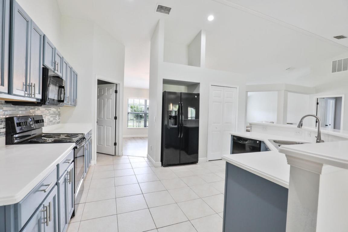 270 SW Voltair Terrace