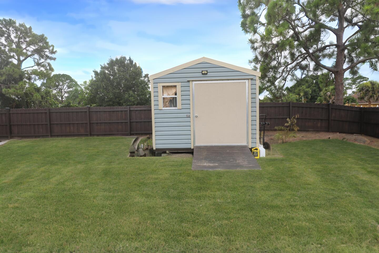 270 SW Voltair Terrace