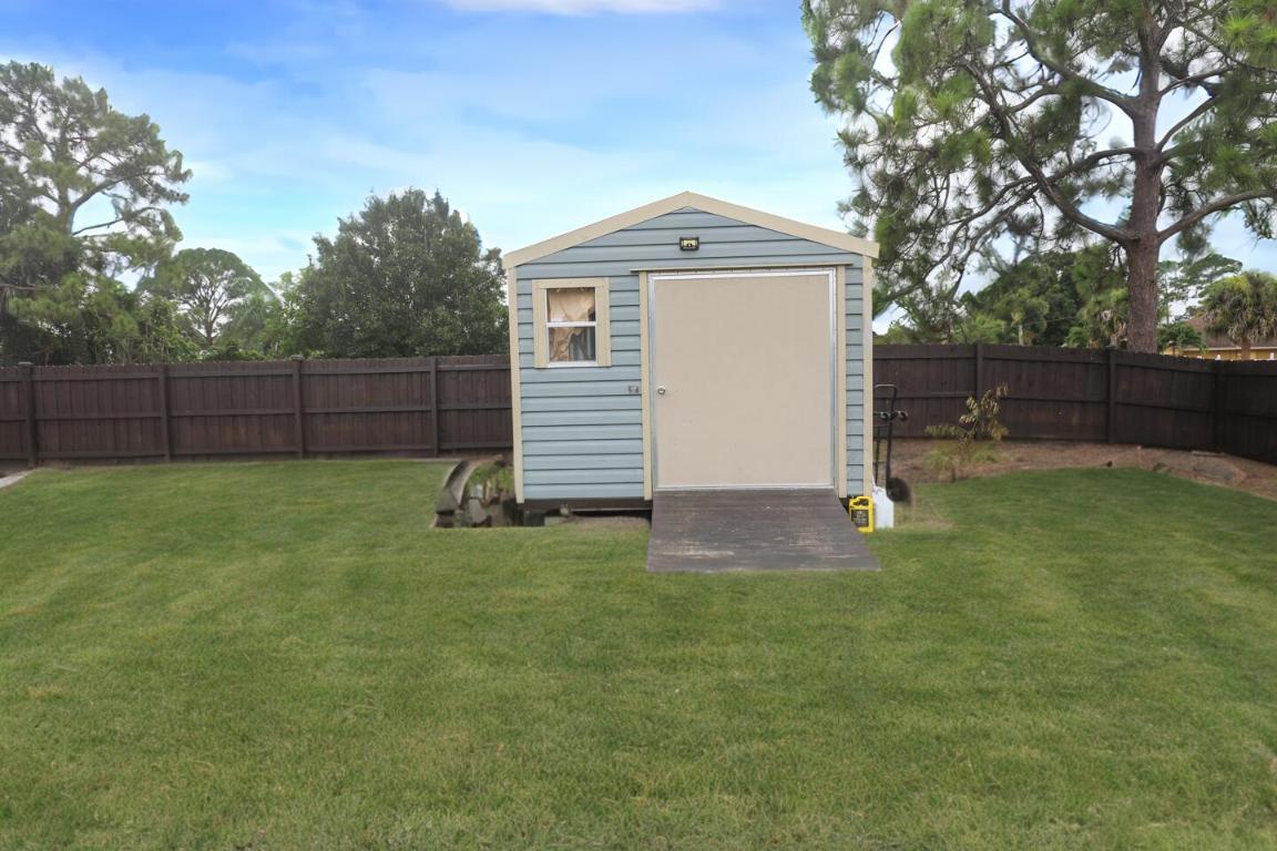 270 SW Voltair Terrace