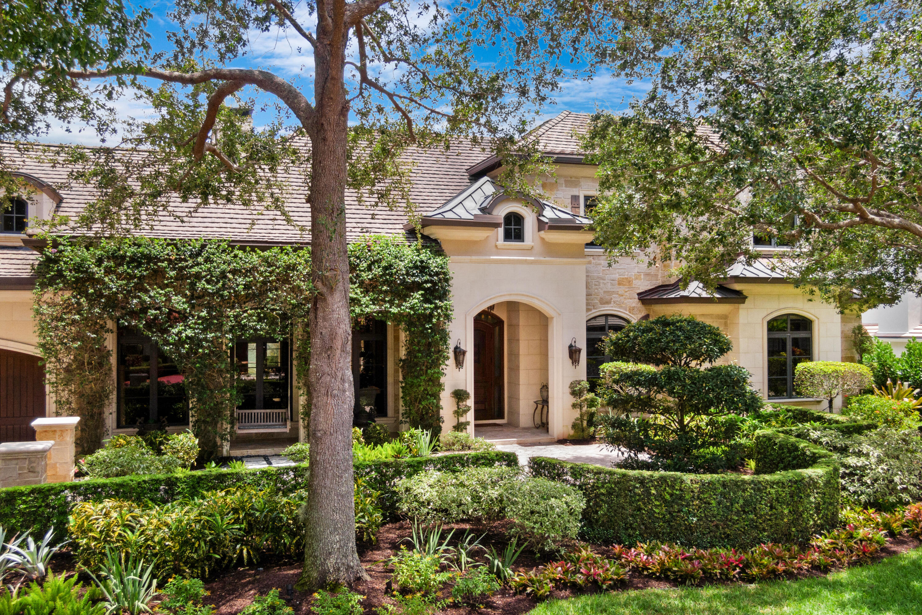 10213 Vestal Court