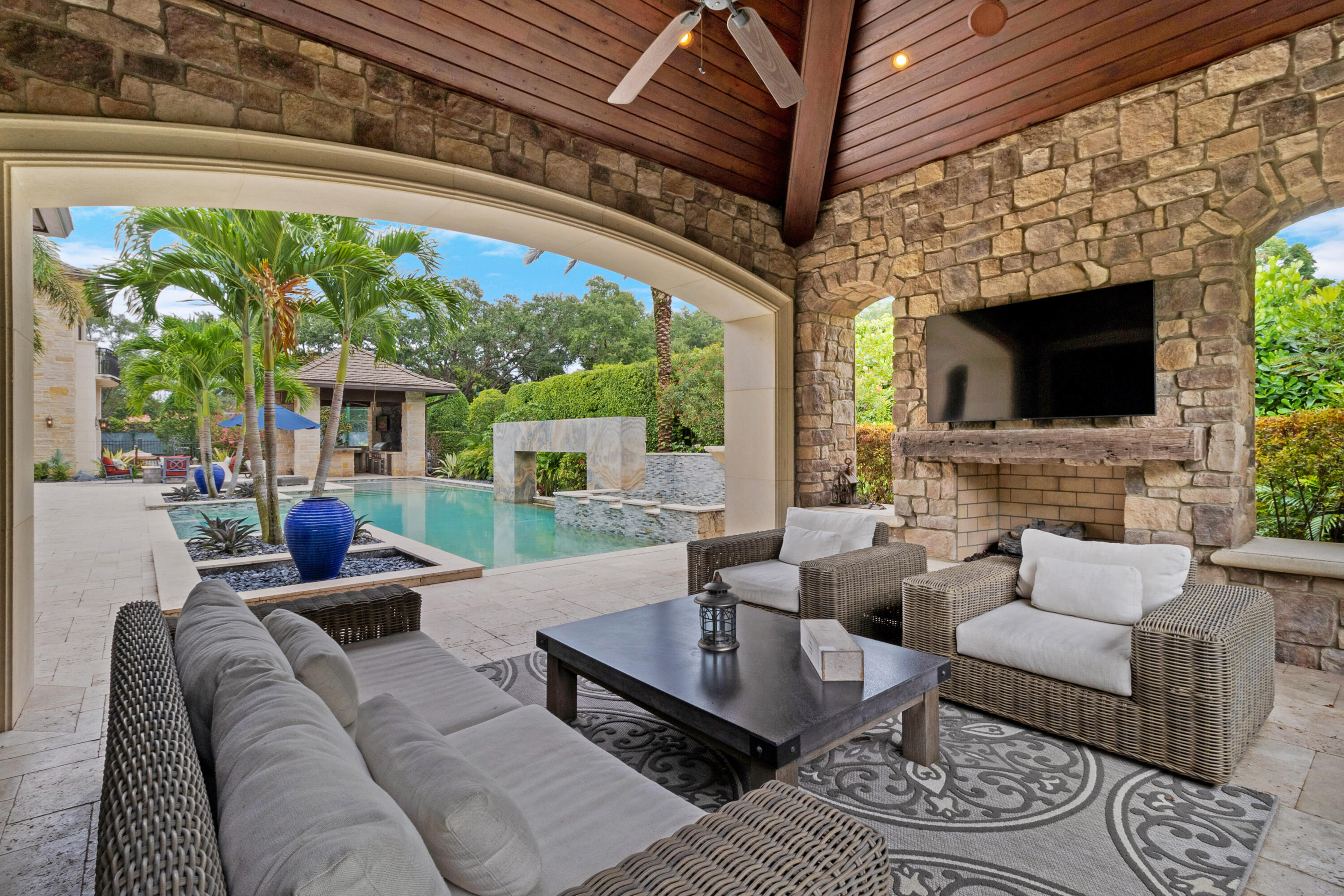 10213 Vestal Court