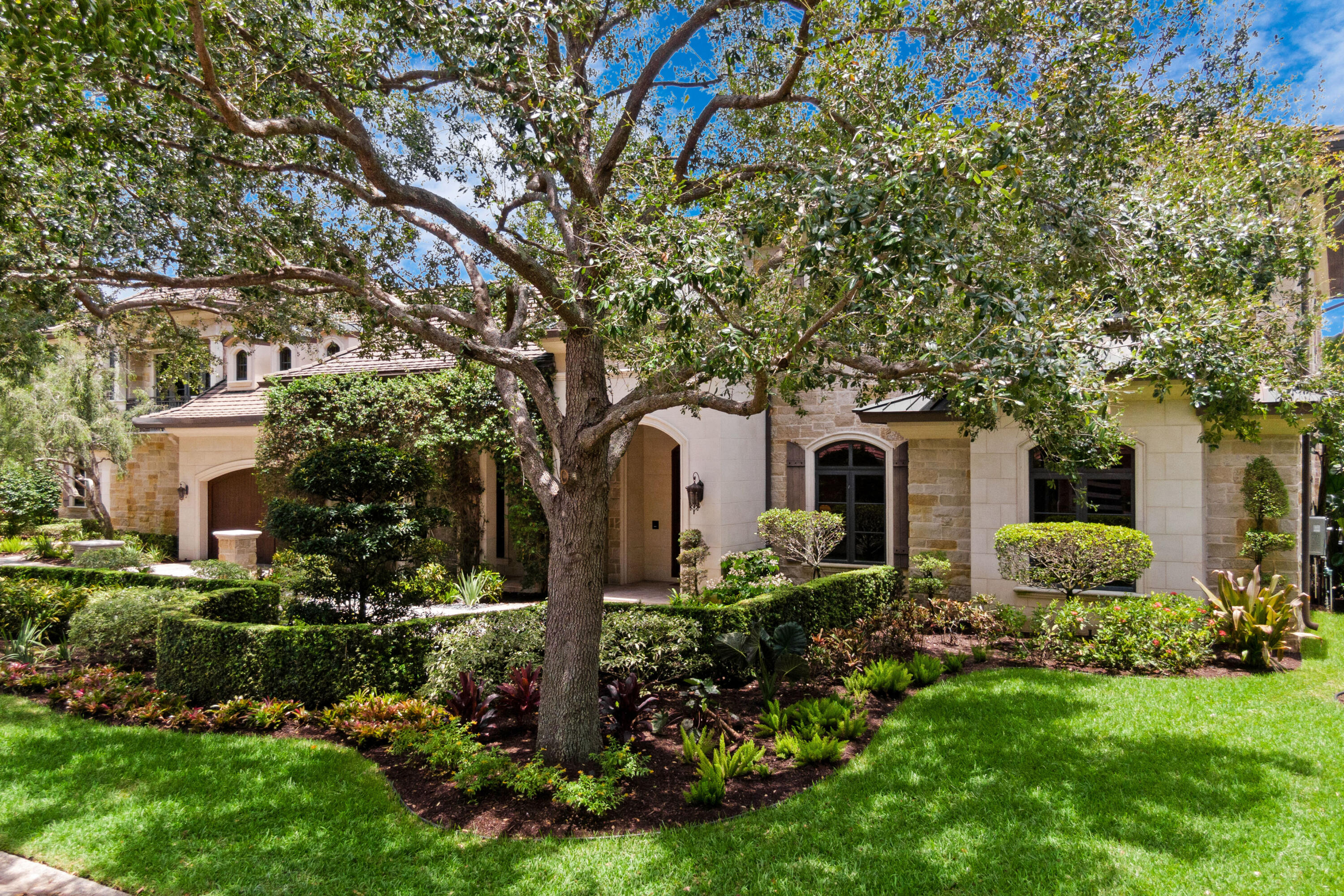 10213 Vestal Court