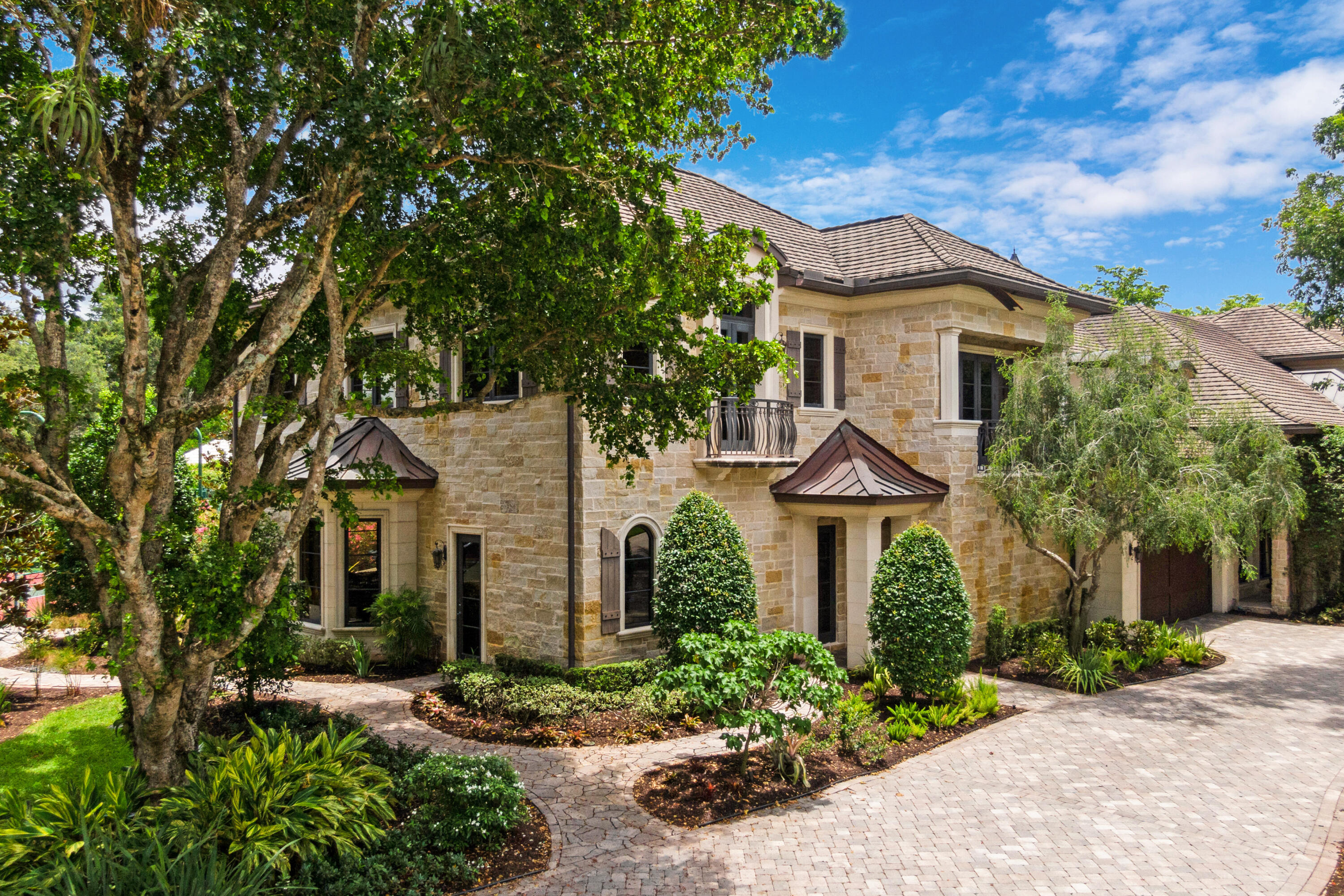 10213 Vestal Court