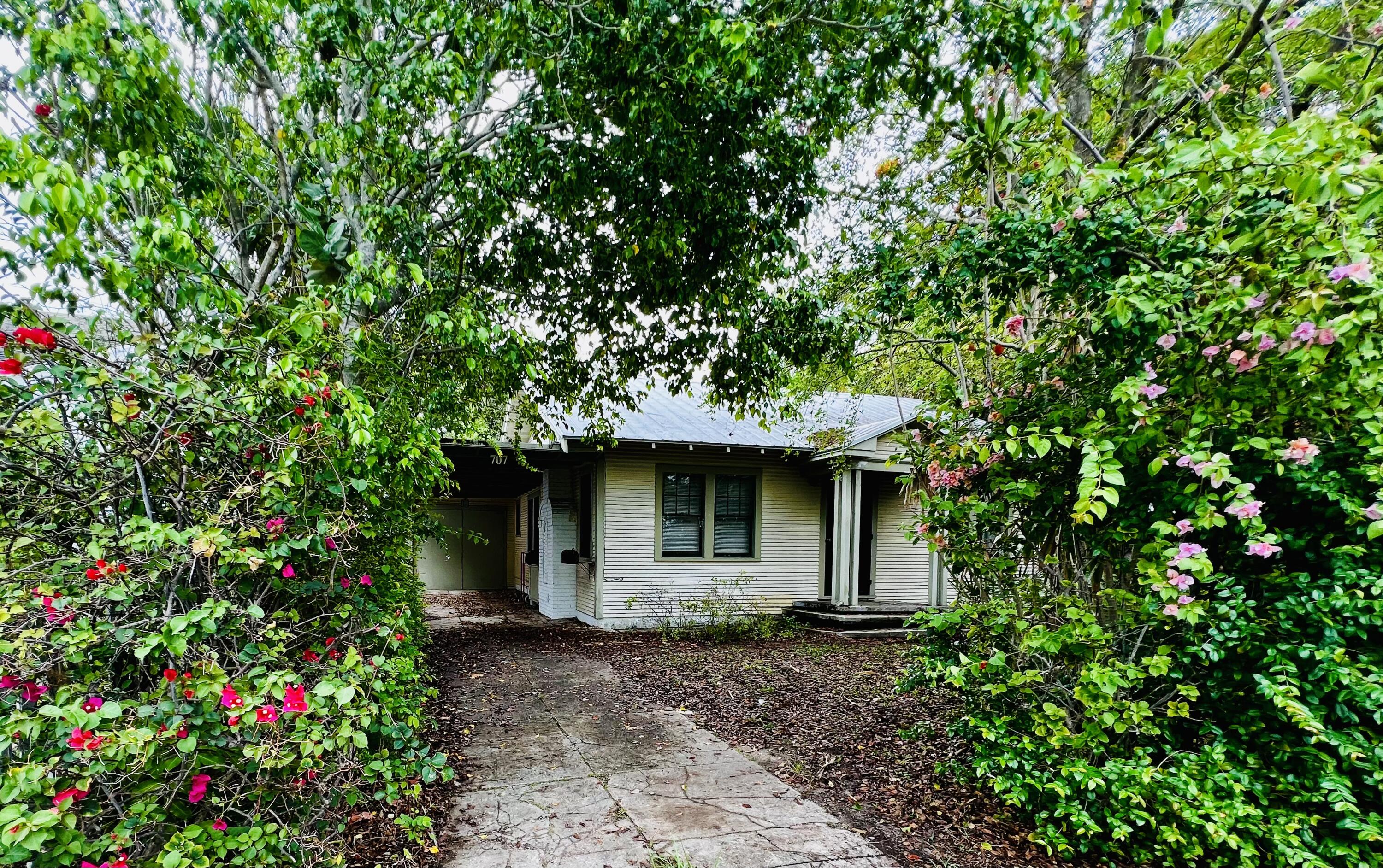 707 Kanuga Drive