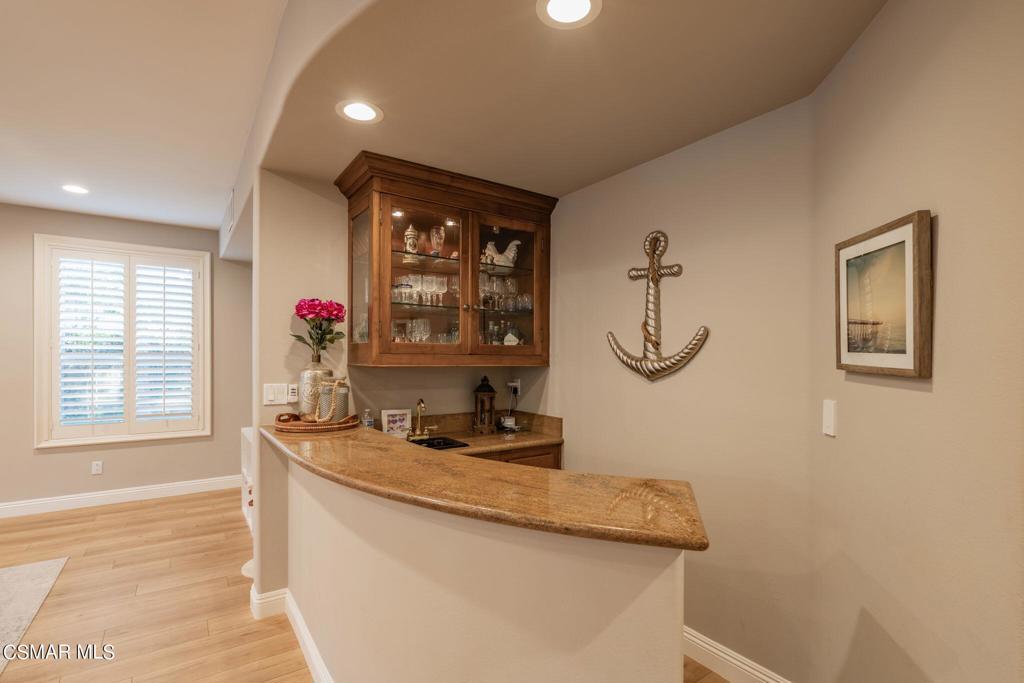 758 Larchmont Street